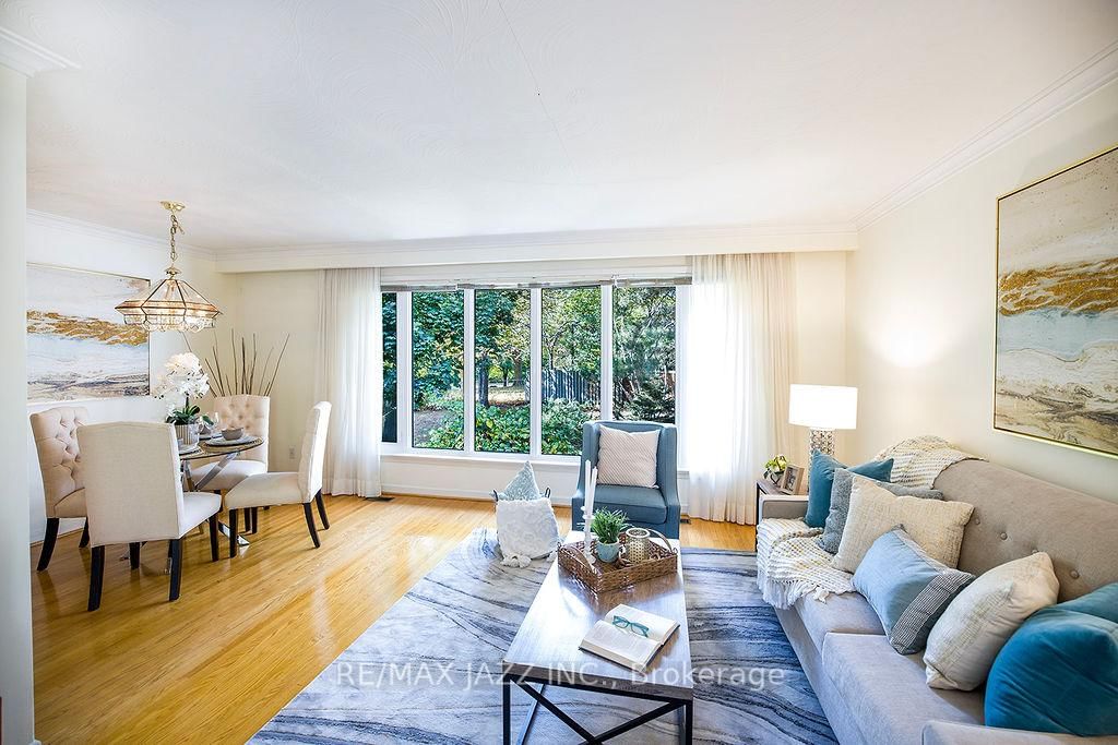 Listing Image 12