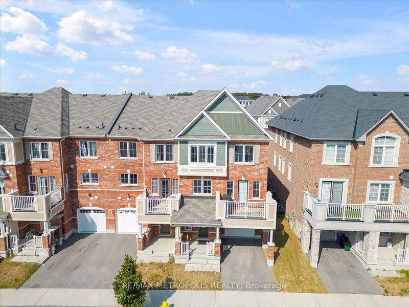 1062 Clipper Lane, Pickering, L1X 0E9 | Image 2