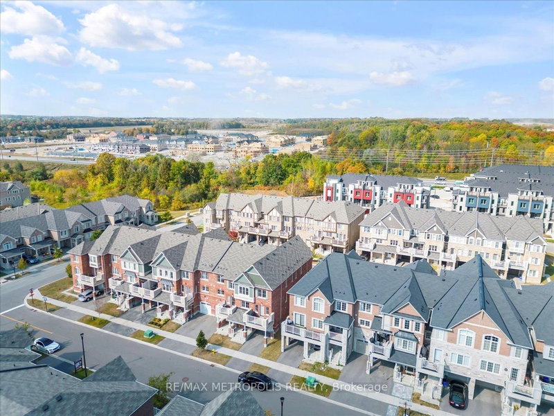 1062 Clipper Lane, Pickering, L1X 0E9 | Image 3