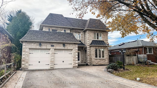 14 Lauralynn Crescent