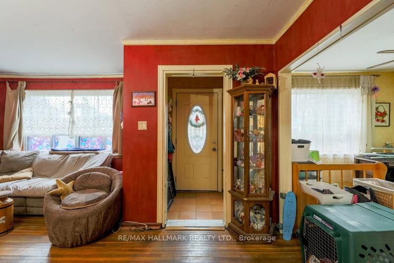98 Natal Ave, Toronto, M1N 3V6 | Image 2