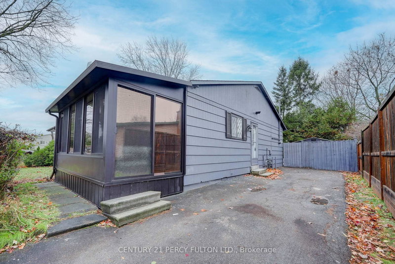 712 Annland St, Pickering, L1W 1B4 | Image 2