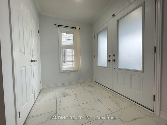 13 Cornerside Way