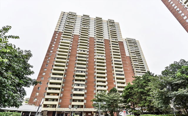 2814 - 1 Massey Square