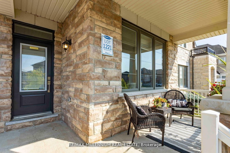 43 Westfield Dr W, Whitby, L1P 1Y5 | Image 2