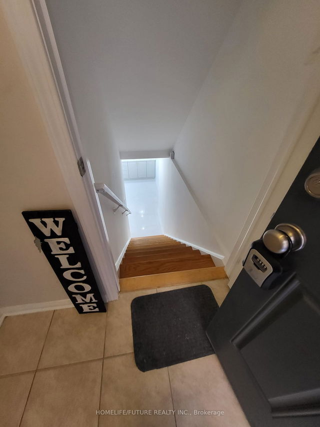 1851 PARKHURST Crescent