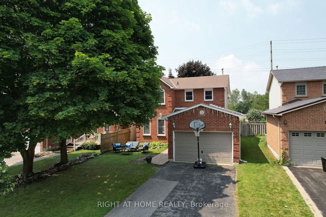 884 Lavis Court
