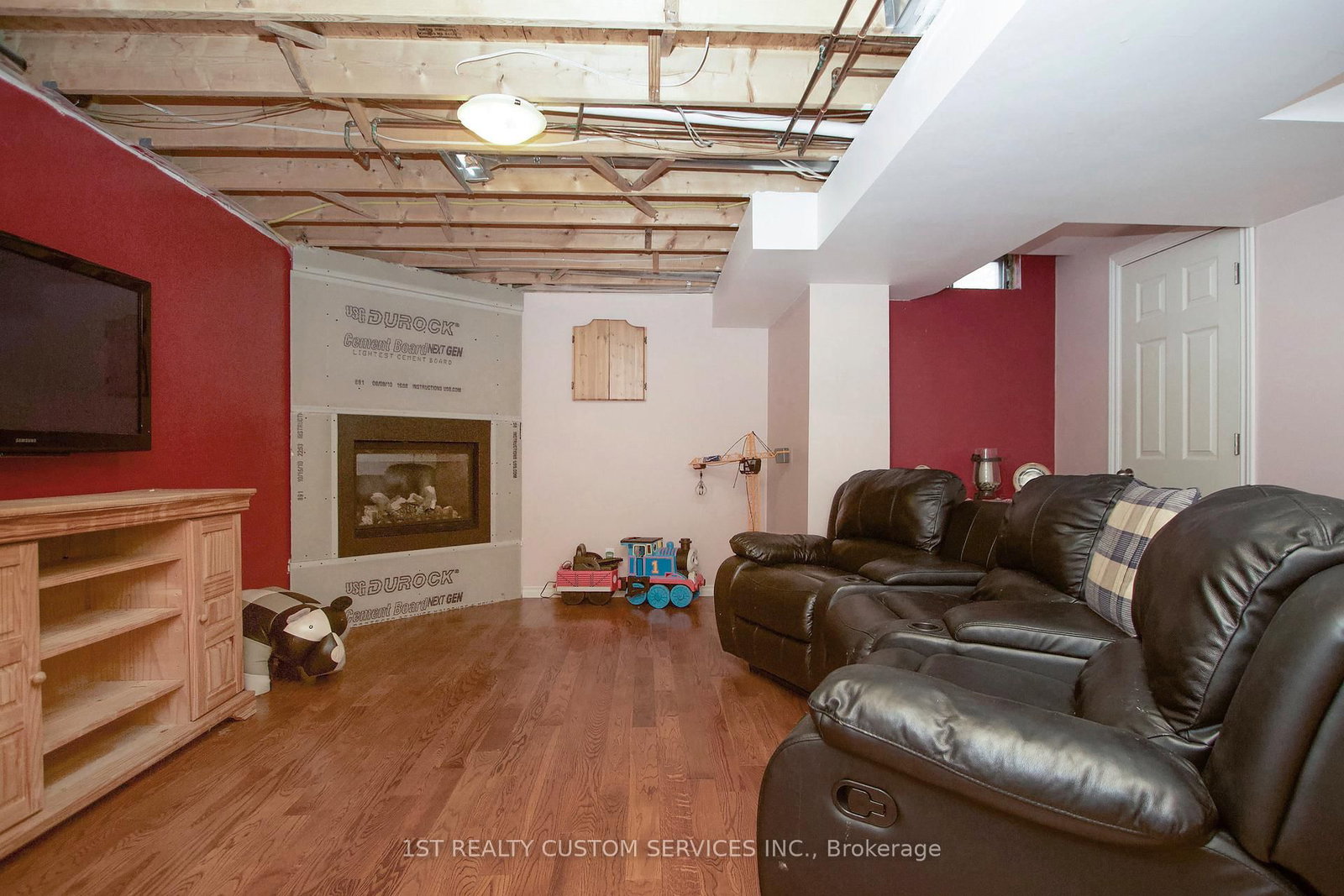 Listing Image 19