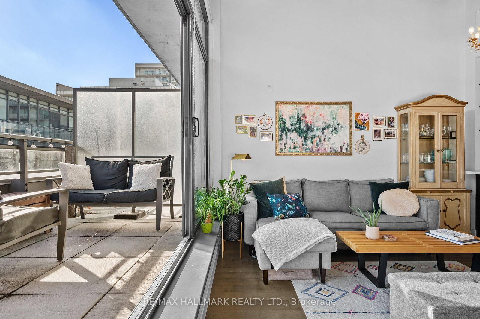 Listing Image 8