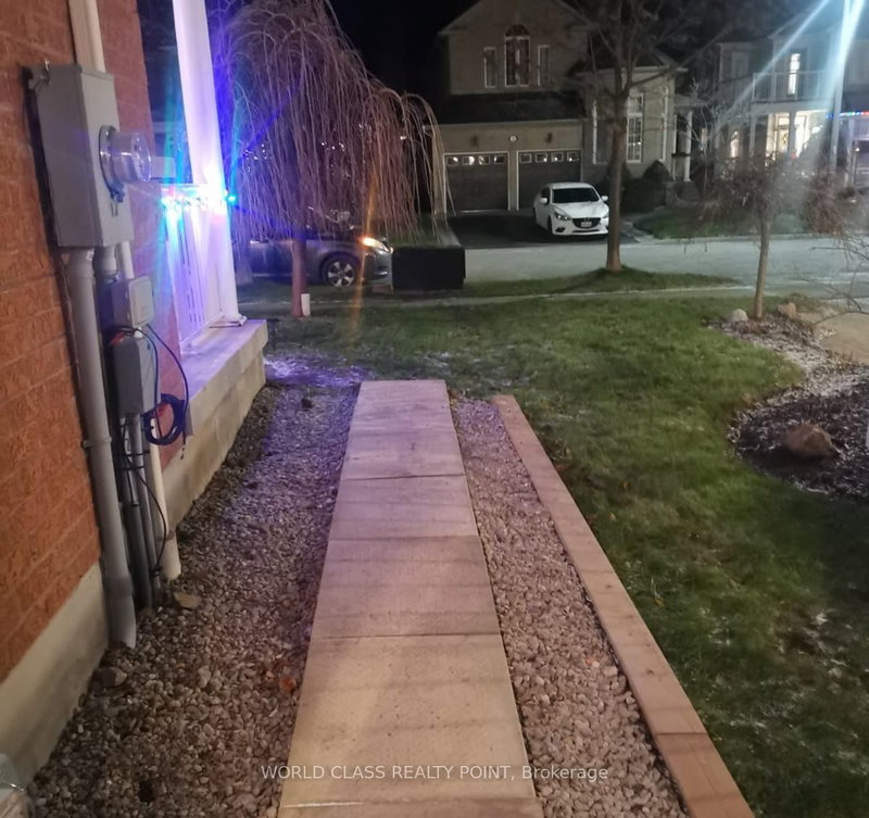 Bsmt - 3 Hesham Dr, Whitby, L1M 2J9 | Image 3