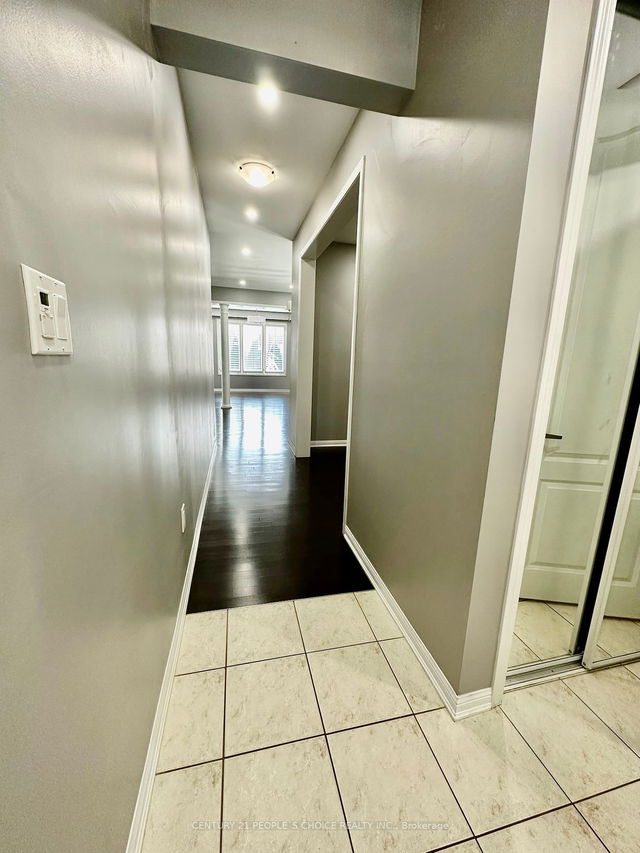 1821 Parkhurst Crescent