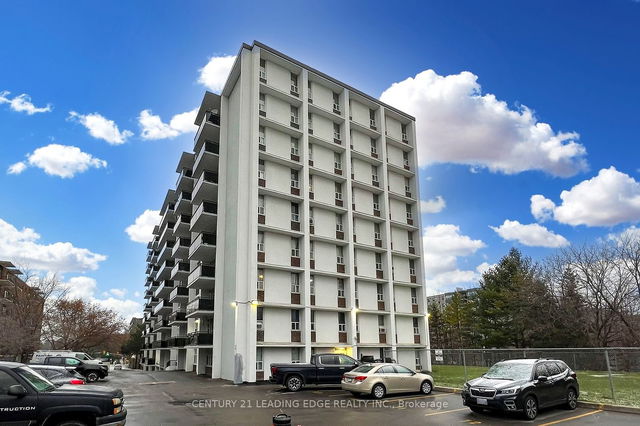 1005 - 2245 Eglinton Avenue