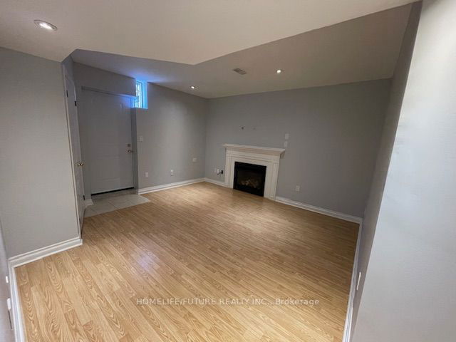 Bsmt - 39 WOODCOCK Avenue