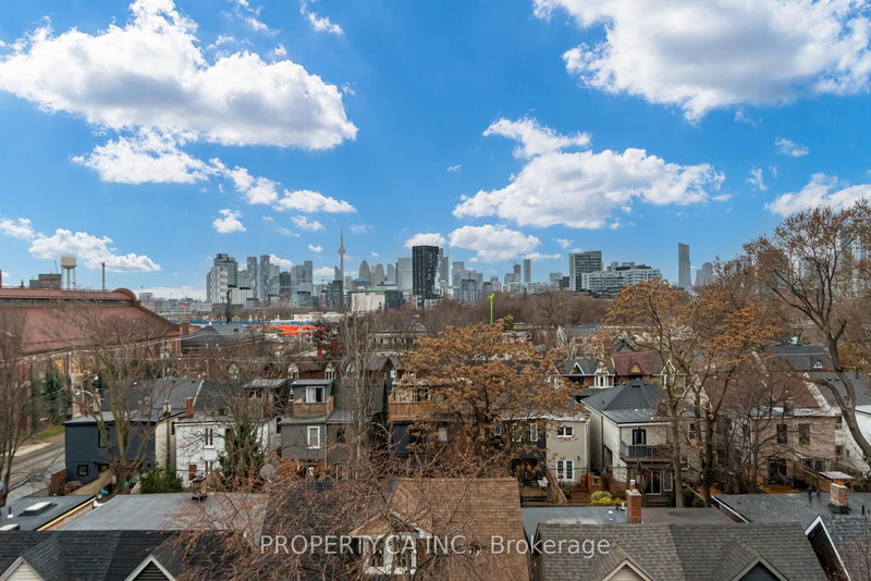 606 - 150 Logan Ave, Toronto, M4M 0E4 | Image 2