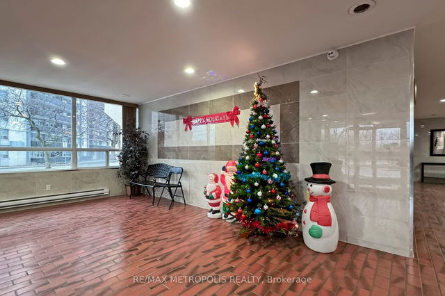 405 - 3420 Eglinton Avenue