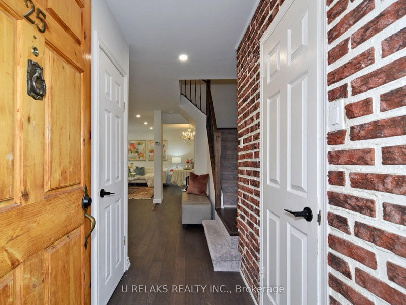 25 Ivanic Crt, Whitby, L1N 6E3 | Image 2