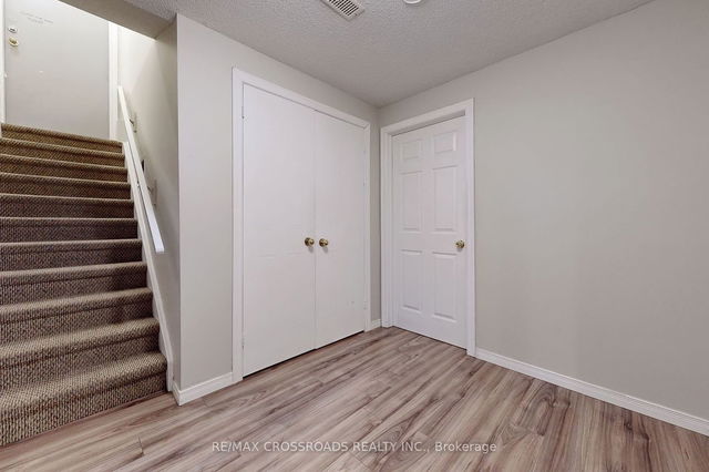 Bsmt - 26 Inglewood Place