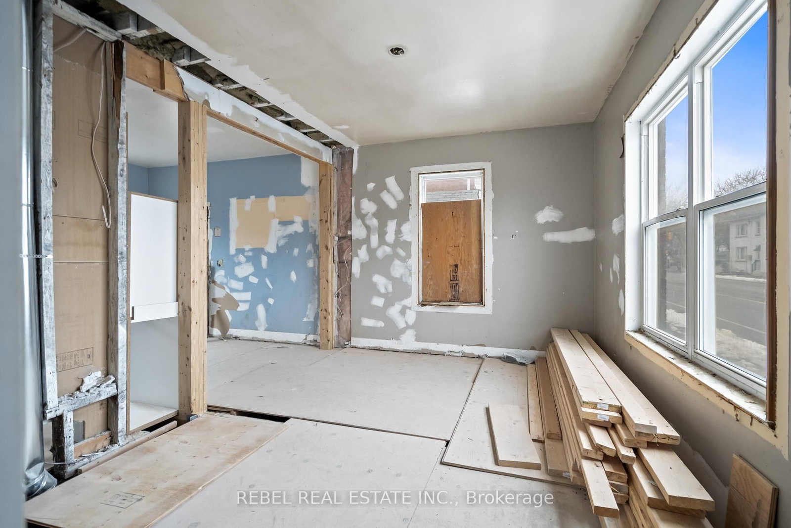 Listing Image 7