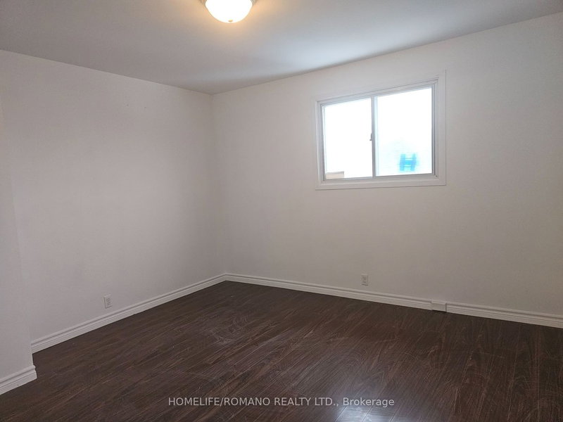 248 Bloor St E, Oshawa, L1H 3M6 | Image 2