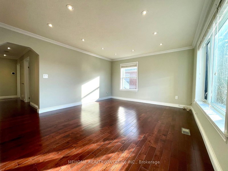 (Main) - 69 Ellington Dr, Toronto, M1R 3Y2 | Image 2