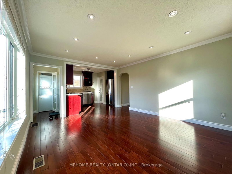 (Main) - 69 Ellington Dr, Toronto, M1R 3Y2 | Image 3