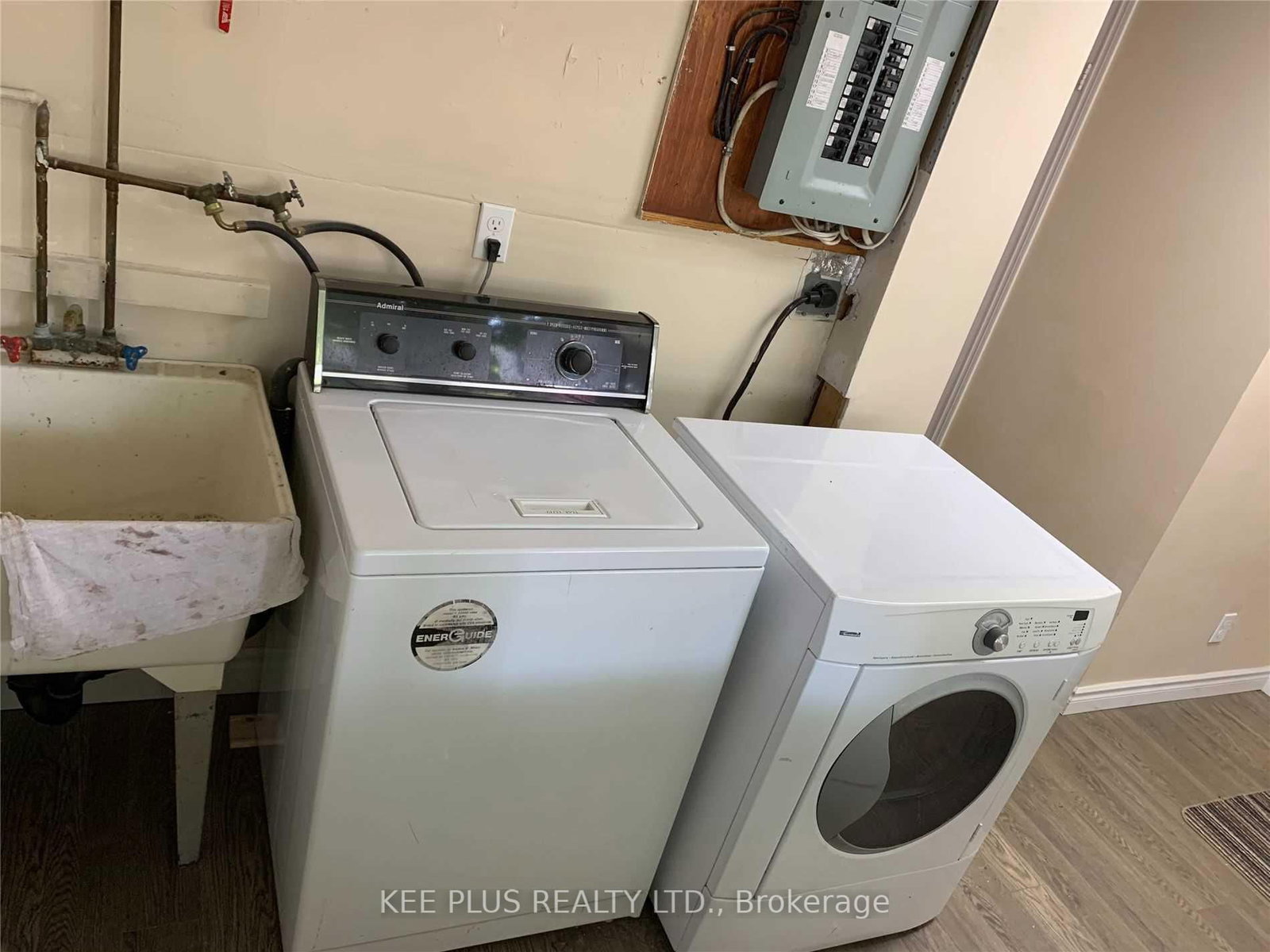 Listing Image 7