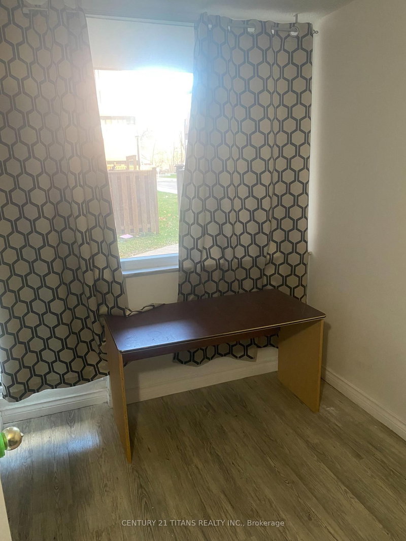 210 - 4064 Lawrence Ave E, Toronto, M1E 4V6 | Image 3