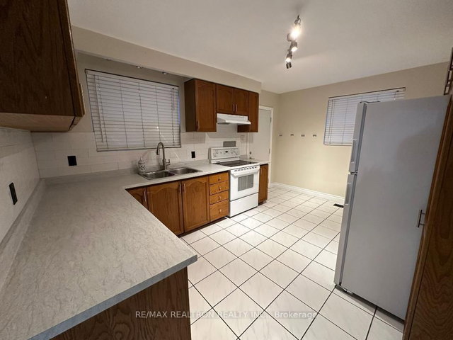 Main - 89 Dolly Varden Boulevard