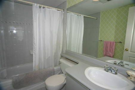 1106 - 712 Rossland Rd E, Whitby, L1N9E8 | Image 3