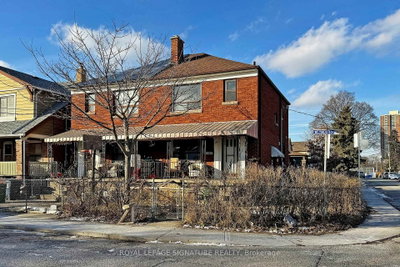 Semi-Detached House leased at Upper-24 Weymouth Avenue, Toronto, Ontario, M4C 1R7 - Crescent Town - MLS: E8007458