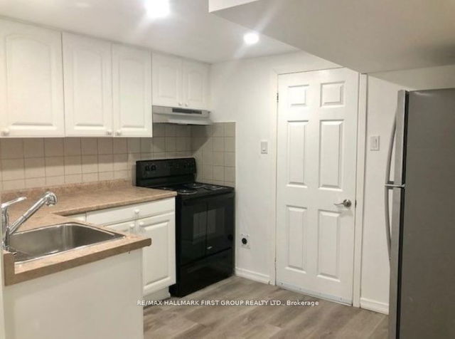 906 Cecylia Court
