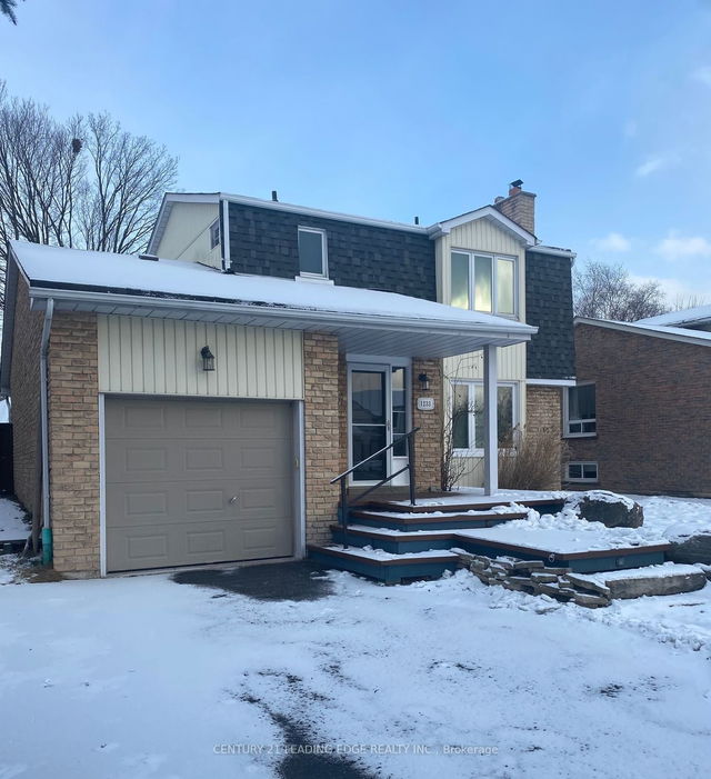 1233 Canborough Crescent