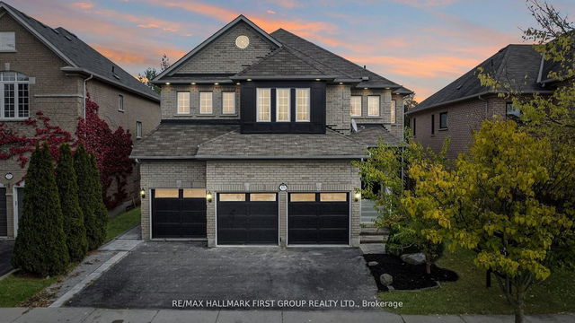 15 Tweedie Crescent