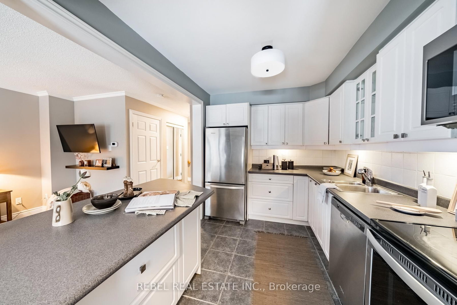 Listing Image 12
