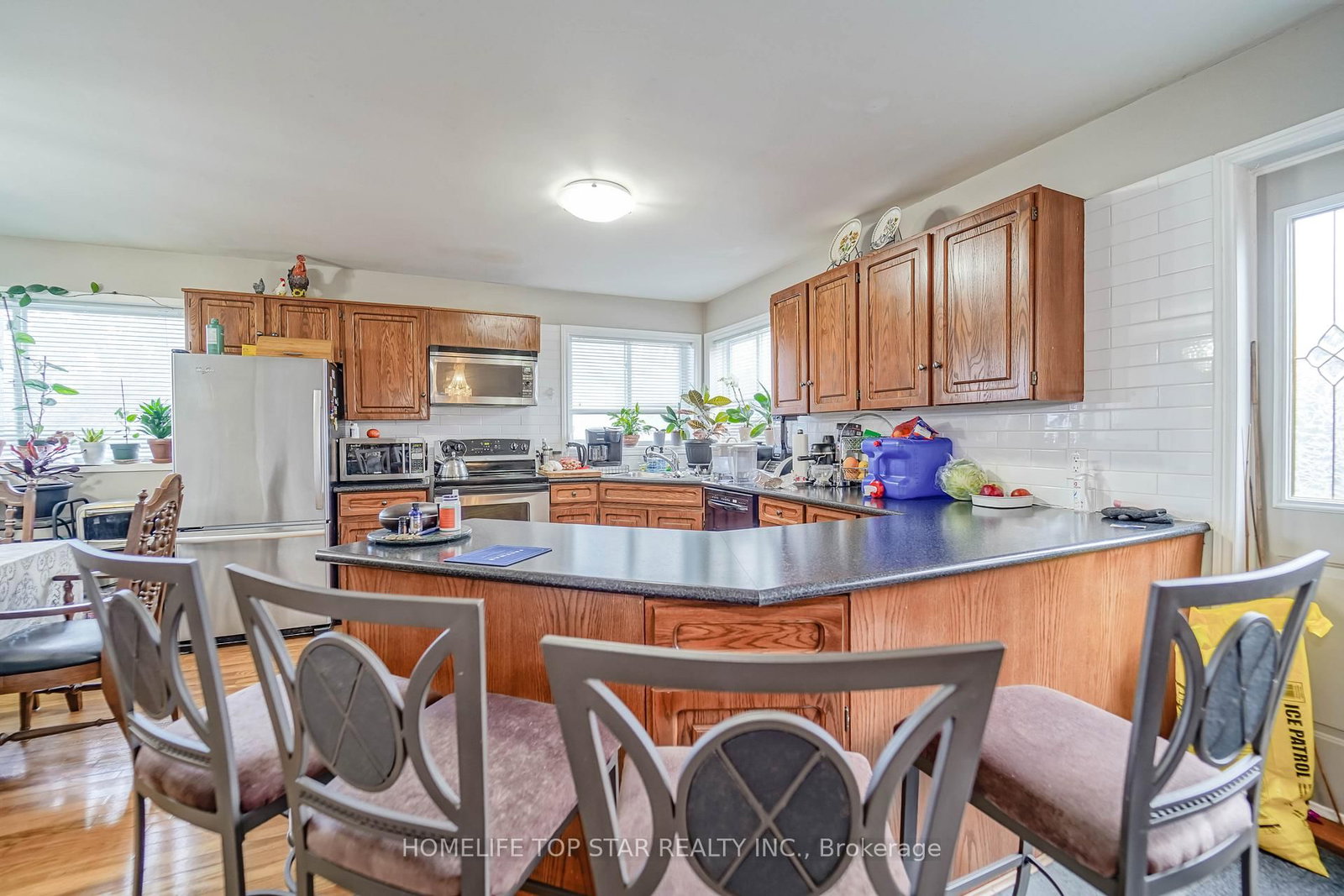 Listing Image 8