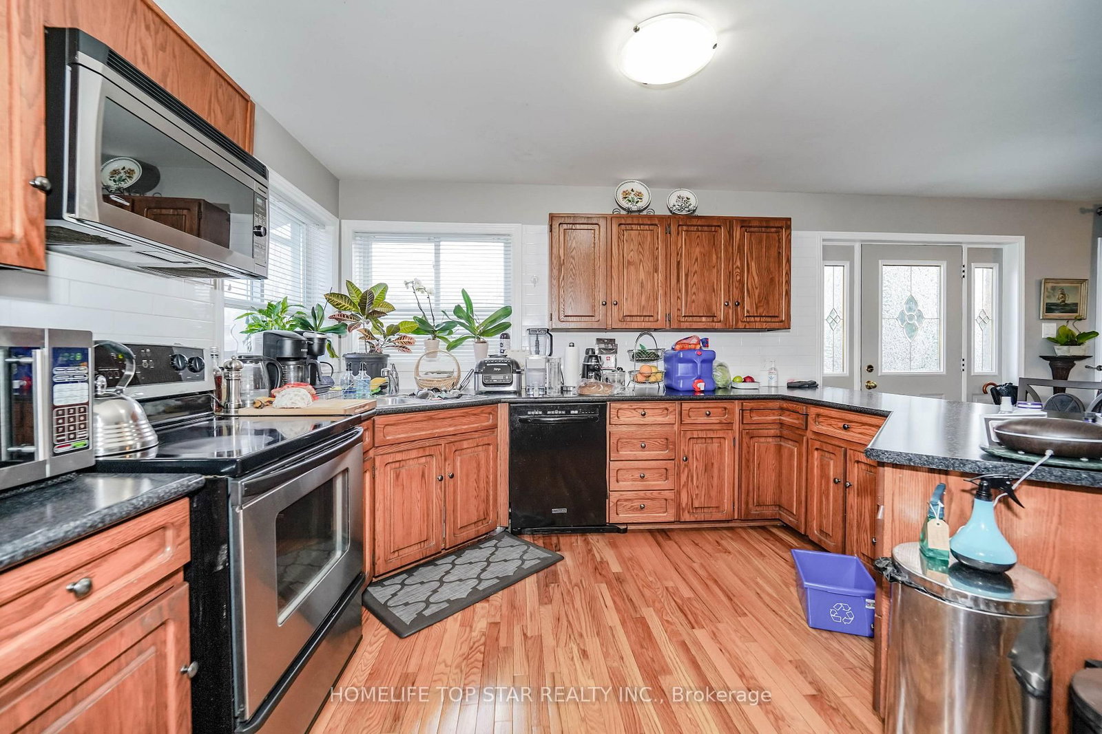 Listing Image 9