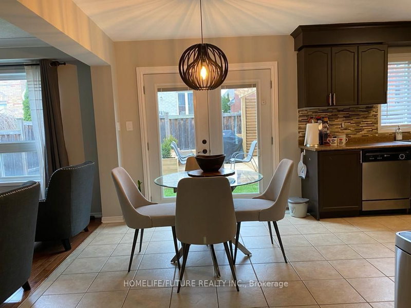 31 Middlecote Dr, Ajax, L1T 0A4 | Image 3