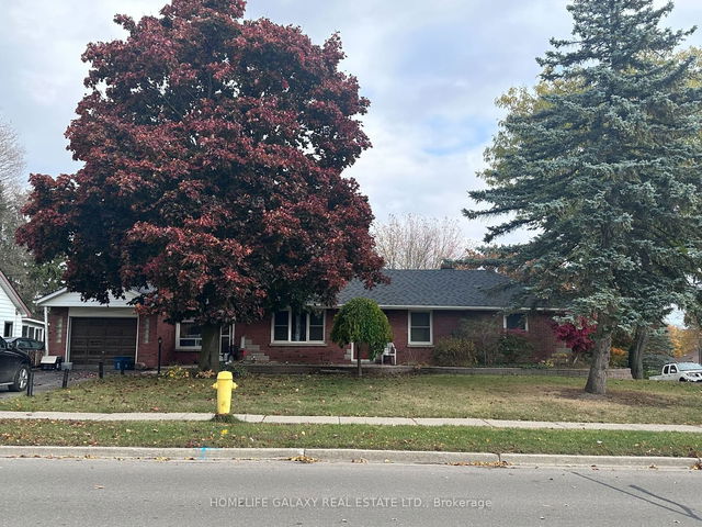 27 Centerfield Drive