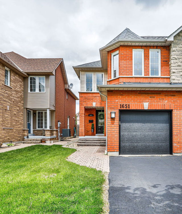 1651 Autumn Crescent
