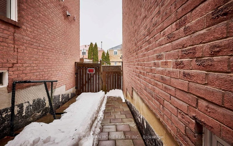 24 Harkins Dr, Ajax, L1T 3T6 | Image 2