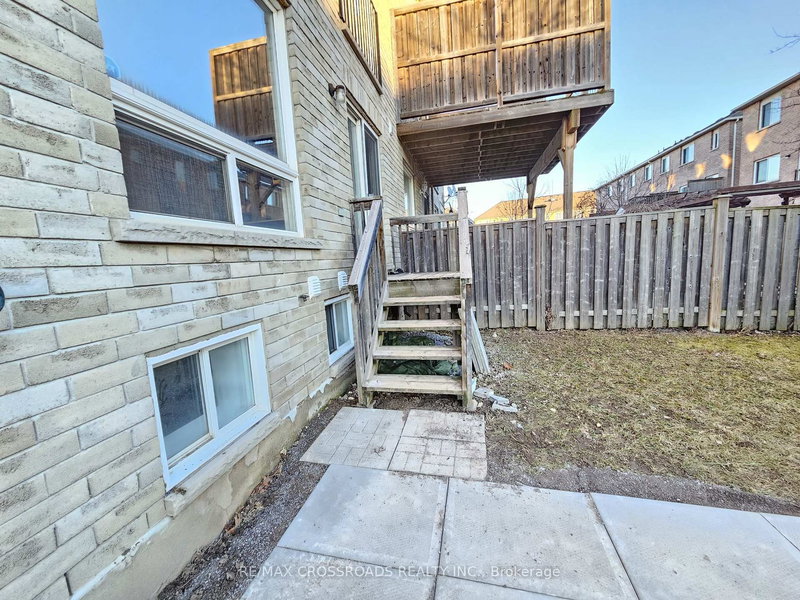 21 Wilkes Cres E, Toronto, M1L 0B3 | Image 3