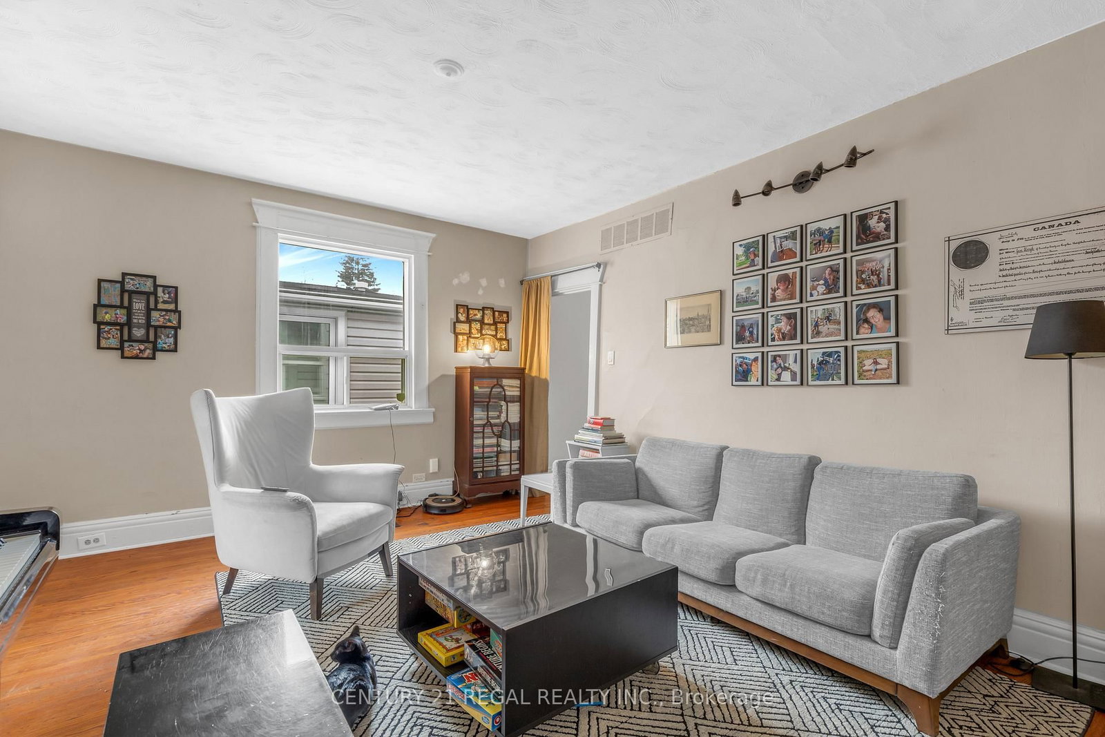 Listing Image 7