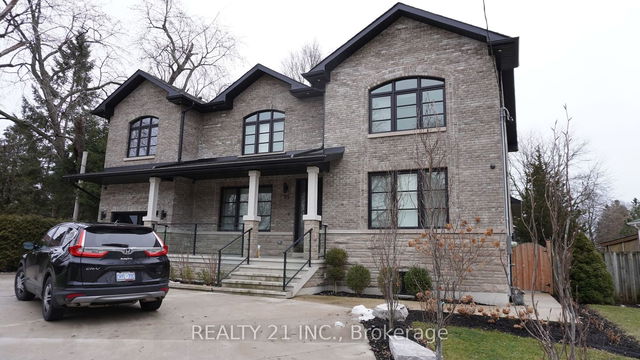 85 Adanac Dr Drive