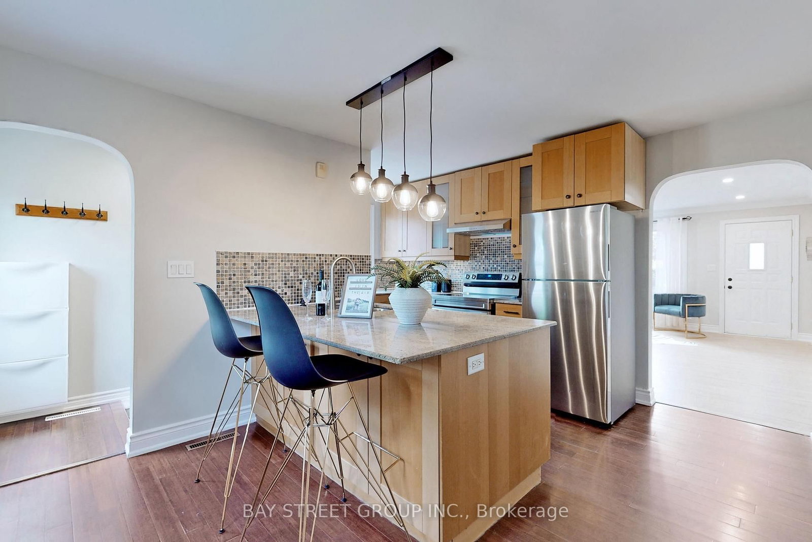 Listing Image 7