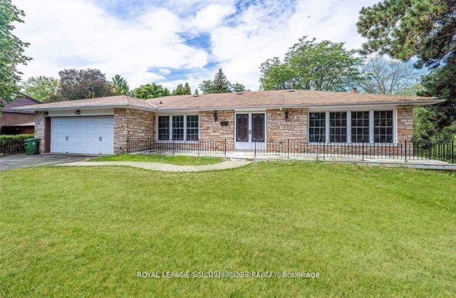 82 Cedar Brae Boulevard