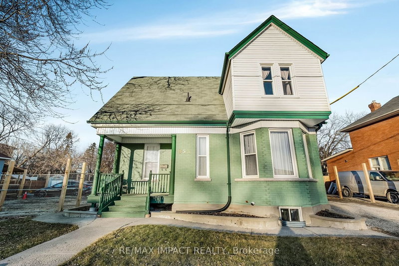 853 Simcoe St S, Oshawa, L1H 4K8 | Image 2