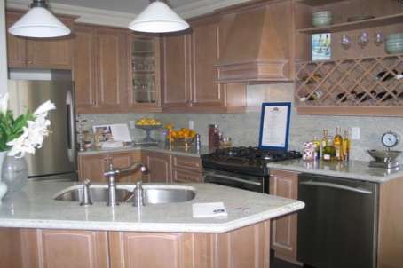 616 Fleetwood Dr E, Oshawa, Xxx | Image 2