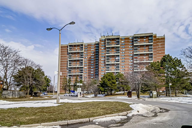 215 - 100 Wingarden Court