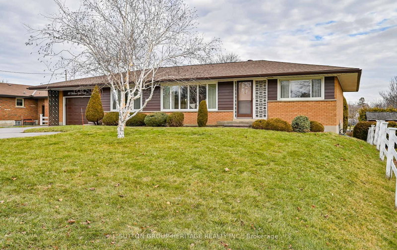 83 Thickson Rd N, Whitby, L1N 3P7 | Image 2