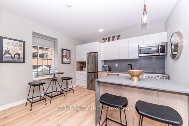 220 - 70 King St E, Oshawa, L1H 0A2 | Image 3